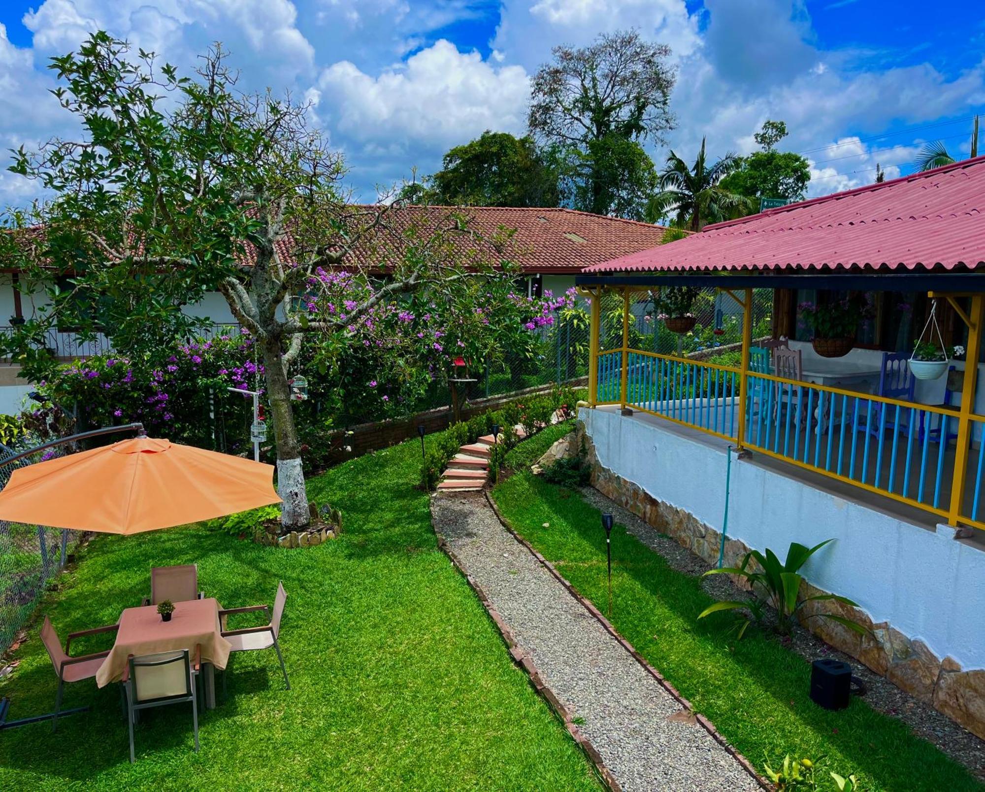 La Casona Pueblo Tapao